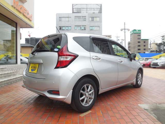 当店では遠方のお客様にも多数ご成約頂いております。可能な限り車両の情報をご提供しております。
