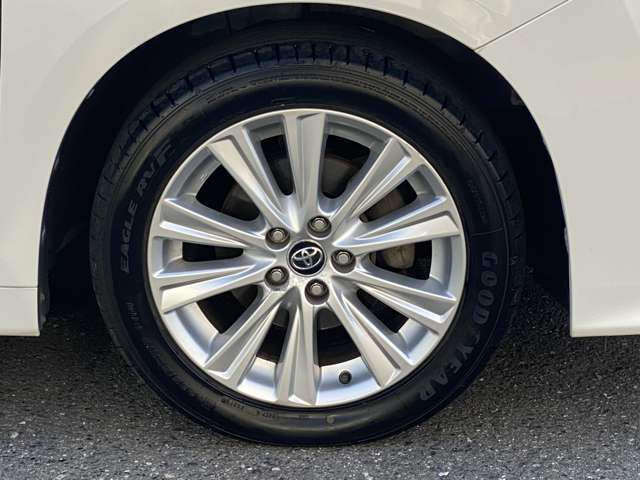 ☆毎月の新規入庫車両は約50台ございます！その中から厳選された車両だけを展示しております。総在庫数は40台以上ございますので、軽から1BOX＆輸入車に至るまでお任せ下さい！あなたの1台が見つかるはず！