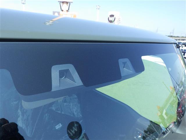 【ドライブレコーダー】映像・音声などの運転中の記録を残します。事故などを起こした起こされた時の証拠になりえますので、もしも時でも安心ですね。