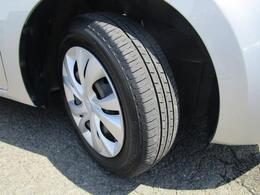 14インチラジアルタイヤ、フルホイールキャップ