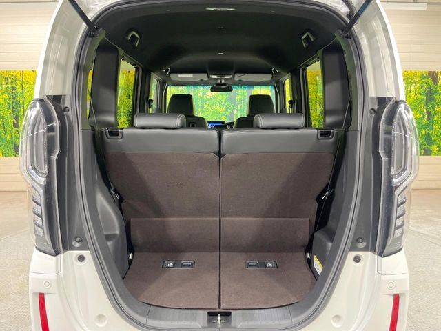 普段のお買い物や通勤、送迎等に十分な荷室スペースを確保しております。セカンドシートを倒すと、大きな荷物の積載も可能です♪
