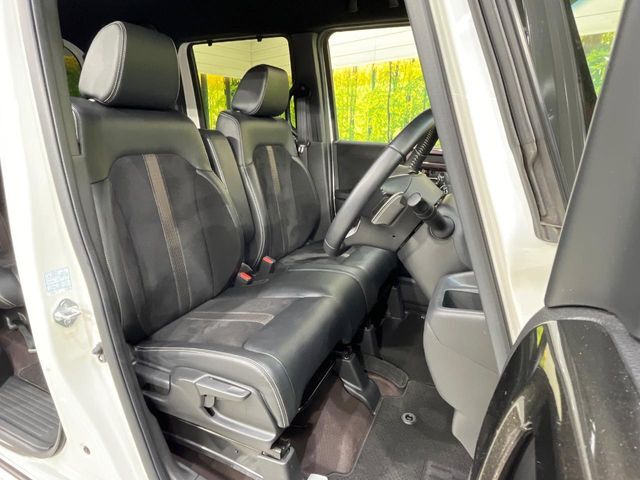 運転席シート廻りは使用感も少なく、良好な状態となっています。前オーナー様が丁寧に使っていたことがよくわかりますね。