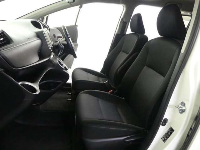 見通しのよいすっきりとした視界で、誰でも運転しやすいです。運転のしやすさは疲れにくさにも繋がりますよ♪