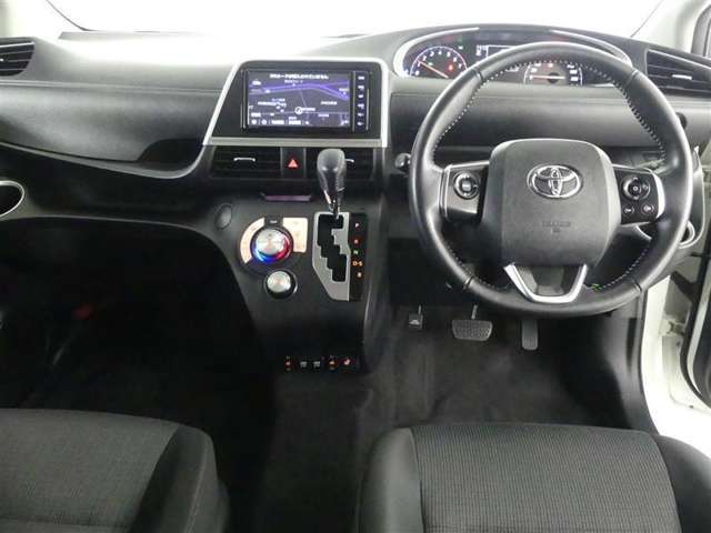 見通しのよいすっきりとした視界で、誰でも運転しやすいです。運転のしやすさは疲れにくさにも繋がりますよ♪