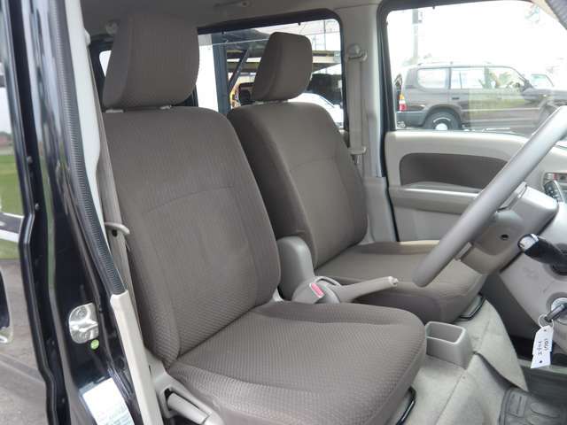 全車当店指定の工場にて整備点検後の納車とさせて頂いております。交換部品が出る場合でも費用は一切頂きません！（部品代・作業工賃全て込）　ご安心してお乗り頂けます！(^^)！