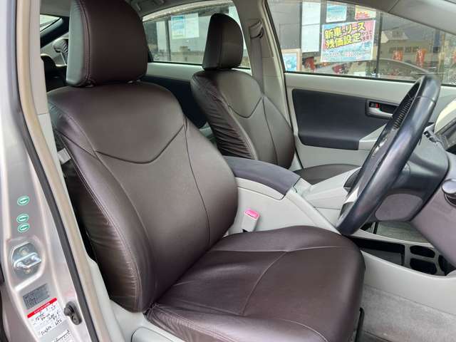 運転席も使用感が少なく良好な状態です！お気軽にお問合せください！TEL:06-6829-2789　公式LINE:@188rkxyg