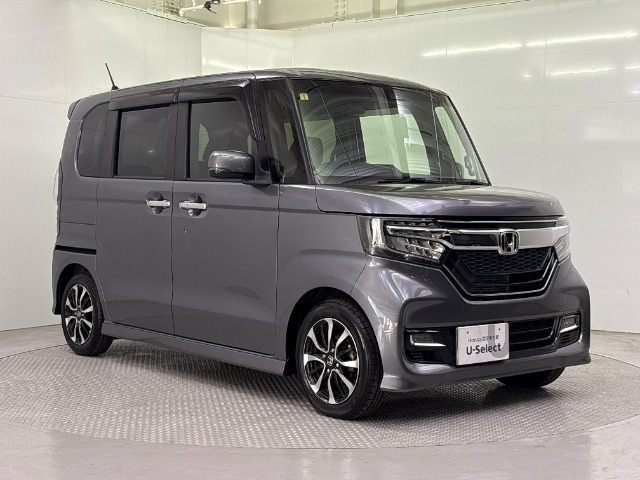 令和3年式のN-BOXカスタム入庫！！ホンダセンシング搭載車！！左側電動スライドドア！！フロント左右シートヒーター！！ETC！！サイドカーテンエアバッグ！！純正アルミホイール！！USB充電接続ジャック