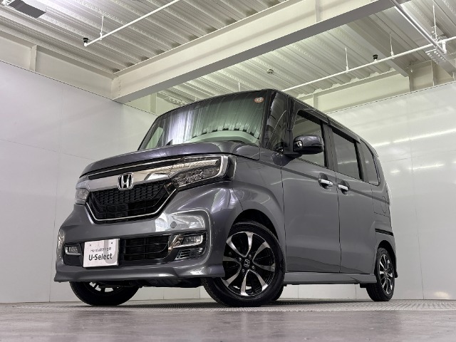 令和3年式のN-BOXカスタム入庫！！ホンダセンシング搭載車！！左側電動スライドドア！！フロント左右シートヒーター！！ETC！！サイドカーテンエアバッグ！！純正アルミホイール！！USB充電接続ジャック