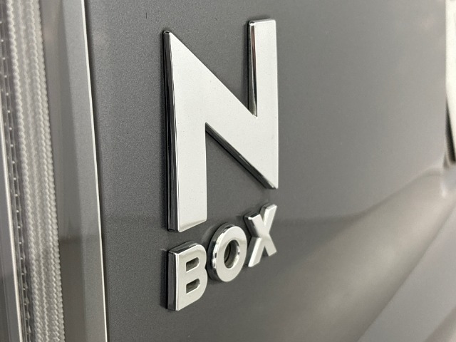 令和3年式のN-BOXカスタム入庫！！ホンダセンシング搭載車！！左側電動スライドドア！！フロント左右シートヒーター！！ETC！！サイドカーテンエアバッグ！！純正アルミホイール！！USB充電接続ジャック