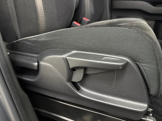 運転席ハイトアジャスター！！