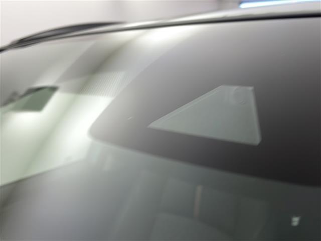 【ドライブレコーダー】映像・音声などの運転中の記録を残します。事故などを起こした起こされた時の証拠になりえますので、もしも時でも安心ですね。