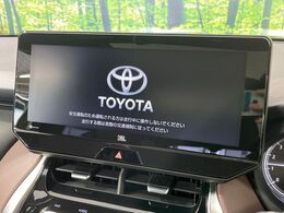 【12.3インチディスプレイオーディオ】スマートフォンと連携が可能な大画面ディスプレイオーディオです。スマートフォンのナビ機能を使用したり、Bluetooth接続で音楽もお楽しみいただけます！