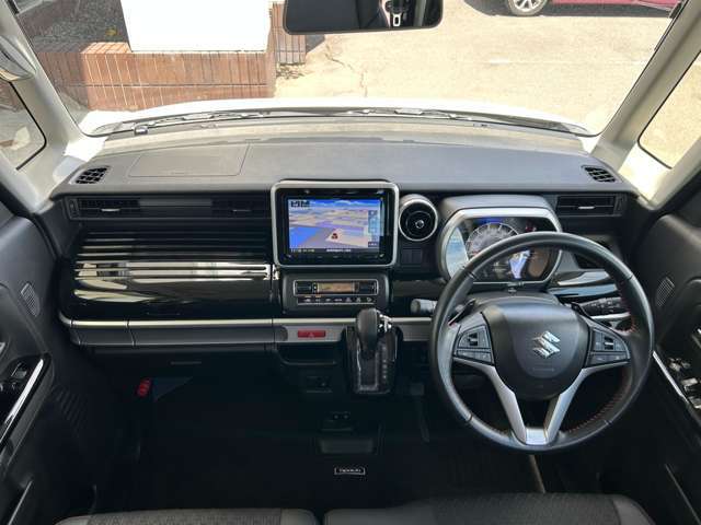 気になる車はすぐにお問い合わせください！右のカーセンサー専用無料ダイヤルから、専門スタッフがお車のご質問にお答えいたします！