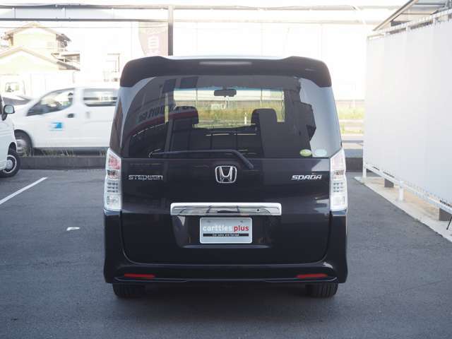 自動車専門以外の自社ローン店では買ったクルマの品質に問題があったり保証がなかったりする場合が多くあります。カートルズの中古車は熟練のプロが目利きをしたクルマを仕入れています。