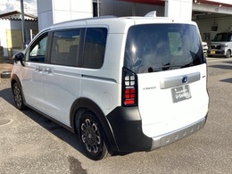 自社整備工場で点検整備をおこなってからお渡ししています。車検が残っている場合は『12ヶ月点検整備』を、車検整備付きの場合は『車検整備』をおこないます。整備費用は車両本体価格に含まれています。