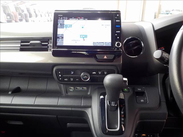 純正8型ナビフルセグTV☆Bモニター☆ビルトインETC☆純正前後ドラレコ☆USB電源☆LEDヘッドライト☆LEDフォグ☆ハーフレザーシート☆シートヒーター☆リアパーキングセンサー☆ホンダセンシング☆