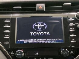 【純正ナビ】人気の純正ナビを装備しております。ナビの使いやすさはもちろん、オーディオ機能も充実！キャンプや旅行はもちろん、通勤や買い物など普段のドライブも楽しくなるはず♪