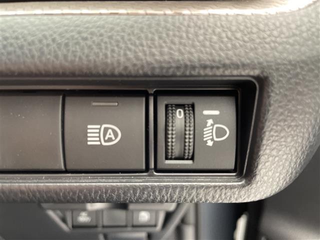 【運転席操作部】『運転席周辺の装備』の画像になります。快適なドライブを楽しむための機能が装備されています！運転席から触れるので使いやすいです！