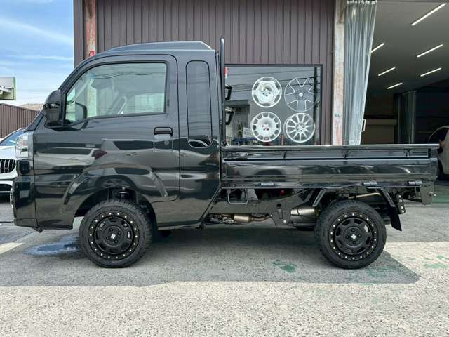【ご納車時ボディコーティング無料】ご納車時に、外装を研磨した上でボディコーティングを無料で施します！外装研磨作業実績2000台以上の当社だからこそのクオリティを無料でご実感いただけます！