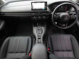 ご納車後も安心なプレミアム保証をご提案いたします。ナビや電装品、エアコンなども含めた600項目の充実した保証内容と安心のロードサービス付帯でサポートいたします。詳細はお尋ねください。