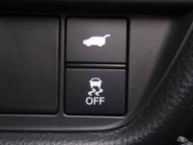 パワーバックドアも装備しています。お荷物の積み下ろし時にありがたい装備です。