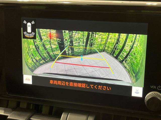 【バックカメラ】駐車時に後方がリアルタイム映像で確認できます。大型商業施設や立体駐車場での駐車時や、夜間のバック時に大活躍！運転スキルに関わらず、今や必須となった装備のひとつです！