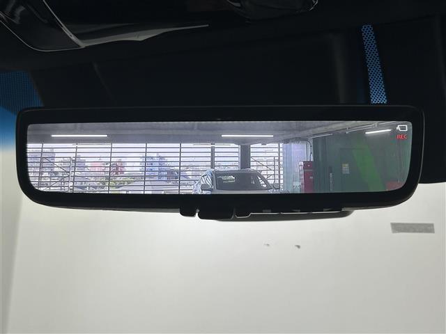 【バックミラー】大きくて見やすいので、後方を見るときも安心です！