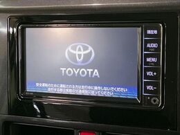 【純正ナビ】人気の純正ナビを装備しております。ナビの使いやすさはもちろん、オーディオ機能も充実！キャンプや旅行はもちろん、通勤や買い物など普段のドライブも楽しくなるはず♪