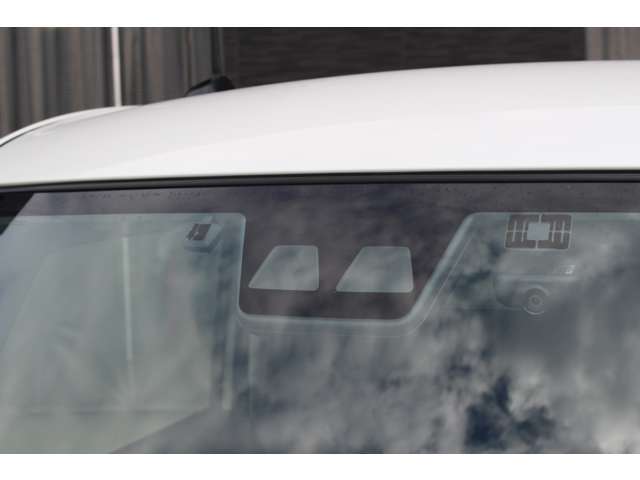 ☆衝突回避支援ブレーキ機能（対車両・対歩行者［昼夜］）【衝突の危険性があると判断した場合に注意喚起し危険性が高まった場合には緊急ブレーキで減速。衝突の回避や衝突時の被害軽減に寄与します。】