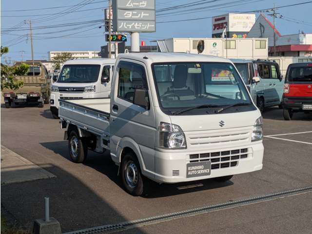 ボディもキレイに磨きあげてます！光沢がわかりそうな角度で撮影してみました♪