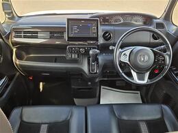 【インパネ全体】全方位で視界が広く、高い目線で運転もしやすいです！