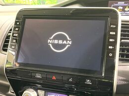 【大画面ナビ】人気の大型10インチナビを装備。存在感のある大画面はインパクト大！ナビ利用時のマップ表示は見やすく、テレビやDVDは臨場感がアップ！いつものドライブがグッと楽しくなります♪