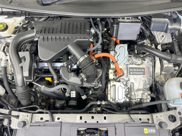親切・丁寧な専門メカニックスタッフが応対！・車検・点検整備・事故等の修理などアフターサービスも安心。お車のカスタマイズもネクステージのサービススタッフまでご相談ください！
