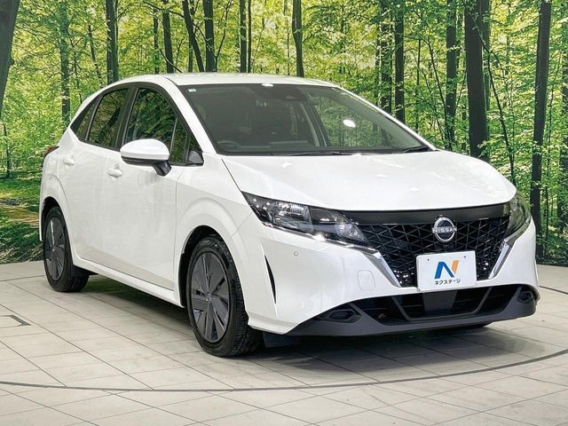 大好評のボディコーティング「弾スプラッシュコート」もご納車までに施工可能。通常のガラスコートと異なる、耐久年数6年の無機質ガラスコーティングが、ボディをキレイな状態に保ってくれます。