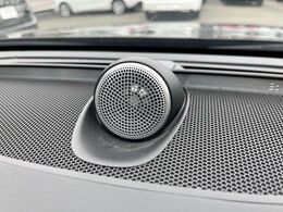 【Bowers　＆　Wilkins】ボルボのプレミアムオーディオ。車内空間という特殊な環境に100年以上の伝統を持つイェーテボリ交響楽団の音響を再現した「コンサートモード」を搭載。