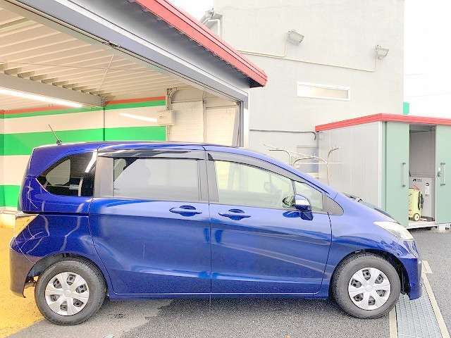 禁煙車です！また、ミラーウインカー・ドアバイザー・プライバシーガラス付きです！
