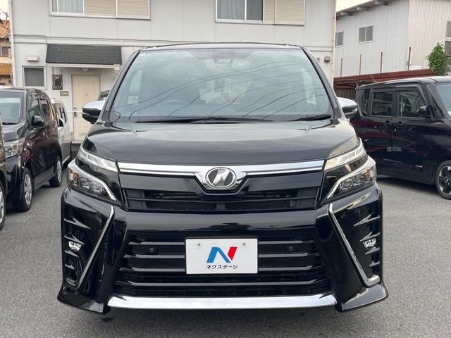 弊社では、全車『修復歴なし』のお車のみ取り扱っております。専任バイヤーによる厳選した仕入れの後、入庫後の車両チェックを行い、ネクステージが認定した高品質な中古車をご提供しております。