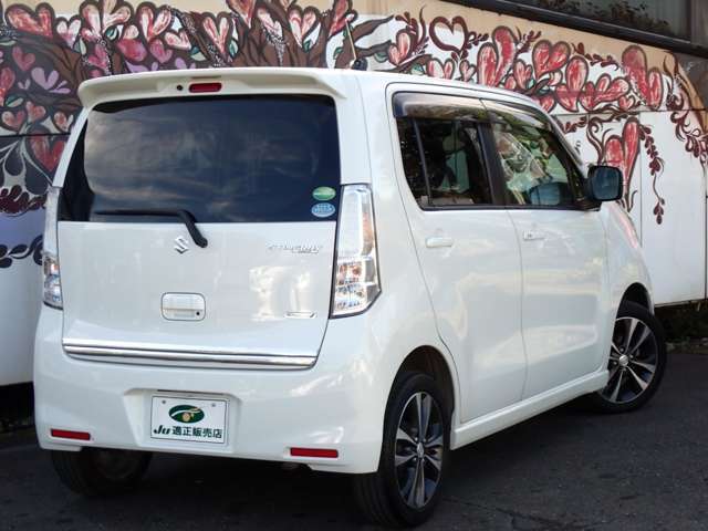 1年間走行無制限・全国の提携整備工場（ディーラー様を含む）での修理対応・ロードサービス付き保証！更に延長保証プラン・アップグレードプラン（有償保証）もご用意しております。