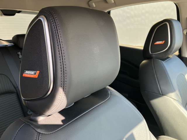 Boseサウンドシステム車両空間を活かしたスピーカーレイアウトと専門開発のサウンドシステムにより自然な音源再生と迫力あるサウンドを実現！一度このサウンドを体感してしまうと・・・・