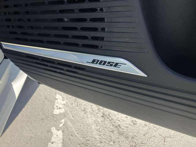Boseサウンドシステム車両空間を活かしたスピーカーレイアウトと専門開発のサウンドシステムにより自然な音源再生と迫力あるサウンドを実現！一度このサウンドを体感してしまうと・・・・