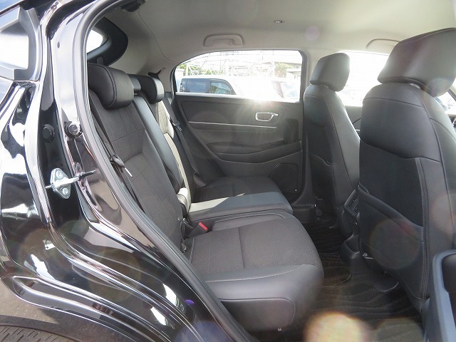 ◆◆リアシートもゆったり快適に座っていただけますので、後部座席にお乗りの大切な方も楽しくドライブに参加していただけます。