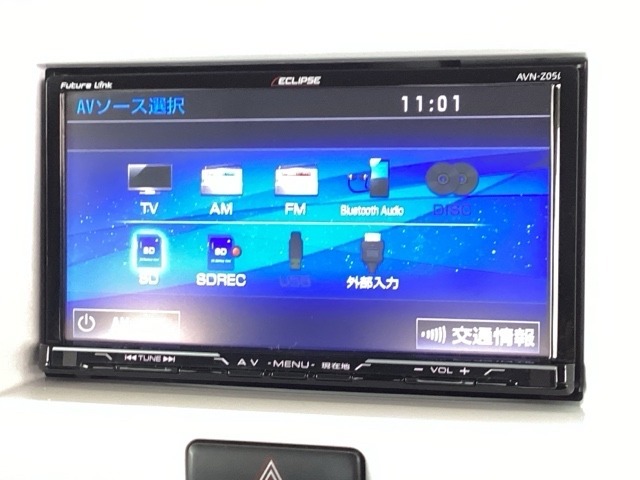 ドライブの必需品。見やすい・使いやすい大画面のメモリーナビを搭載。