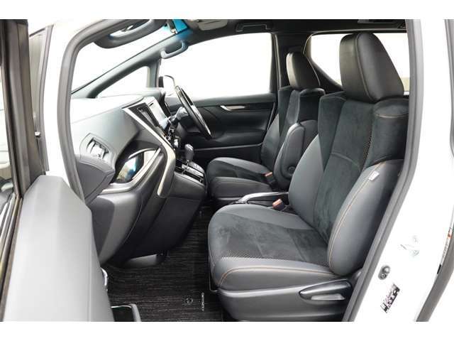 荷物をたっぷり載せて広々ドライビング♪夏でも冬でも、アウトドアやショッピングを思い切り楽しみましょう！