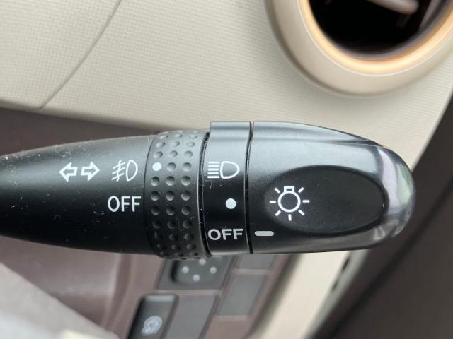 WECARSの展示場では実際に見て、触ってお車をお選びいただけます！知識の豊富な営業スタッフが様々なカーライフをご提案いたします！