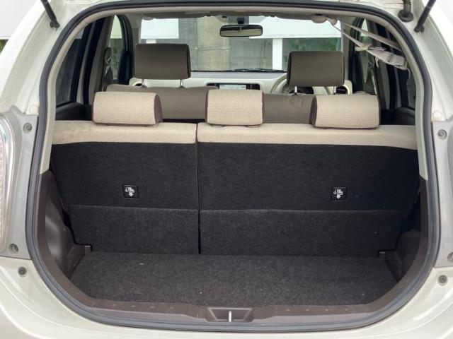 WECARSでは各商談席に大型モニターをご用意しております！見やすい大画面でゆったりと全国の在庫をご覧いただけます！是非ご来店お待ちしております！