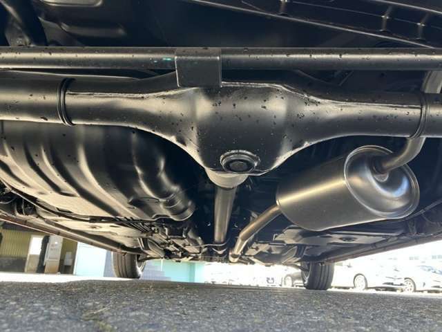 下回りの状態です。錆が少ない車です。