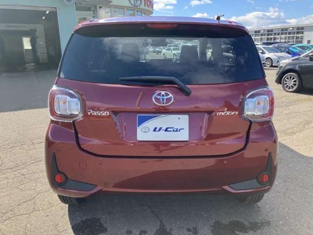 広ーい展示場には約7～80台の在庫車を展示！豊富な在庫でお客様のお越しをお待ちしてます♪お客様に安心して頂く為、「支払総額」で価格表示しております！