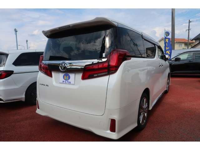 オートベル東バイパス店・オートベル浜線バイパス嘉島店・オートベルサンロードシティ人吉店の熊本県下3店舗に総在庫常時800台以上を展示しております。