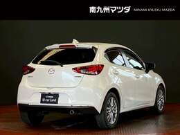 【MAZDA2】マツダのメーカー名を冠したコンパクトカーです。小さめの車体で運転しやすく、かつ5人乗りなので、家族が増えても安心です。「好きを探せる相棒」をコンセプトに誕生しました。外装は研磨をしております