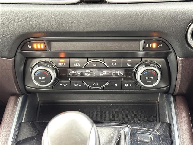 【シートヒーター】シートを温めてくれる暖房機器です！長時間座っていると負担が掛かりやすい背中や腰、または冬場などの寒い日に冷えやすい脚部に快適なぬくもりを伝えます。